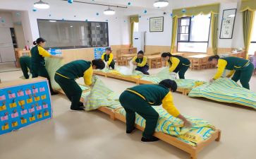 学期班保育员工作总结精选5篇