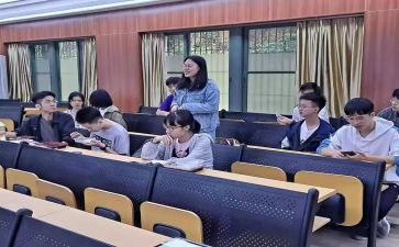 高中副班主任学期工作总结8篇