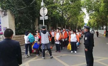 保护校园环境倡议书5篇