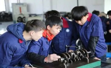 技校入团志申请书7篇