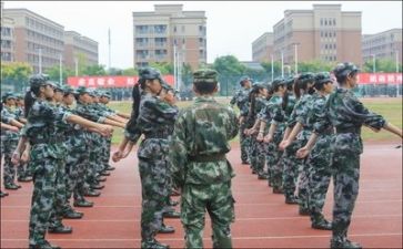 带军训的心得体会200字参考6篇