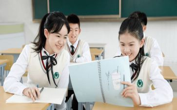 我的女老师作文600字推荐8篇