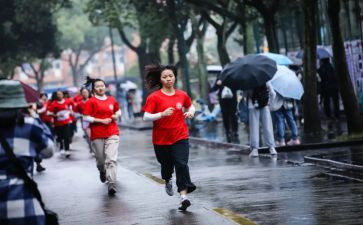 我奔跑者作文8篇