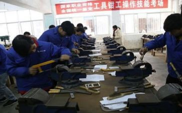 钳工个人述职报告8篇