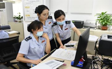 财务人员哦年度工作总结8篇