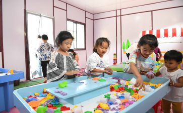 小班幼儿滑滑梯教案模板8篇