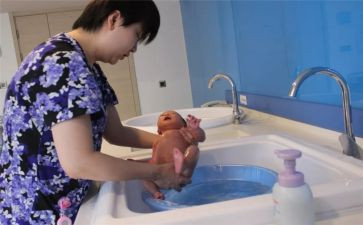 幼儿园小班洗澡澡教案6篇
